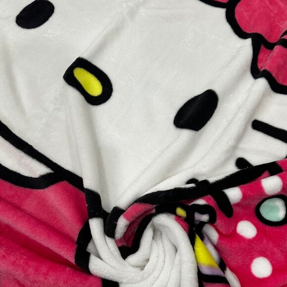 TT Hello Kitty "Hello Candies" Plush 40"x50" Throw Blanket - Picture 3 of 3